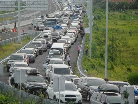 Atasi Macet Arus Balik Lebaran: Mulai dari WFH sampai Perpanjang Libur Sekolah