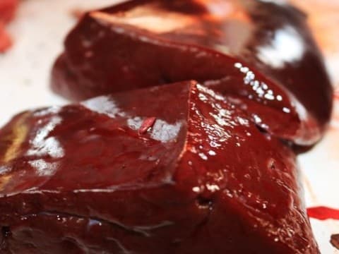 Hukum Memakan Darah yang Dimasak atau Marus