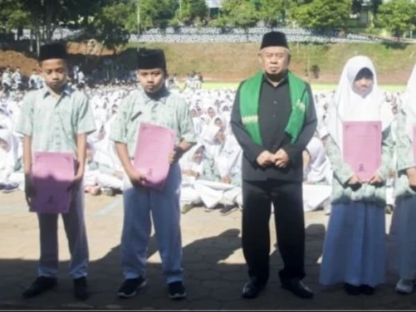 Inspiratif, Santri Pesantren Darul Amanah Kendal Ini Diterima di 14 Universitas Internasional