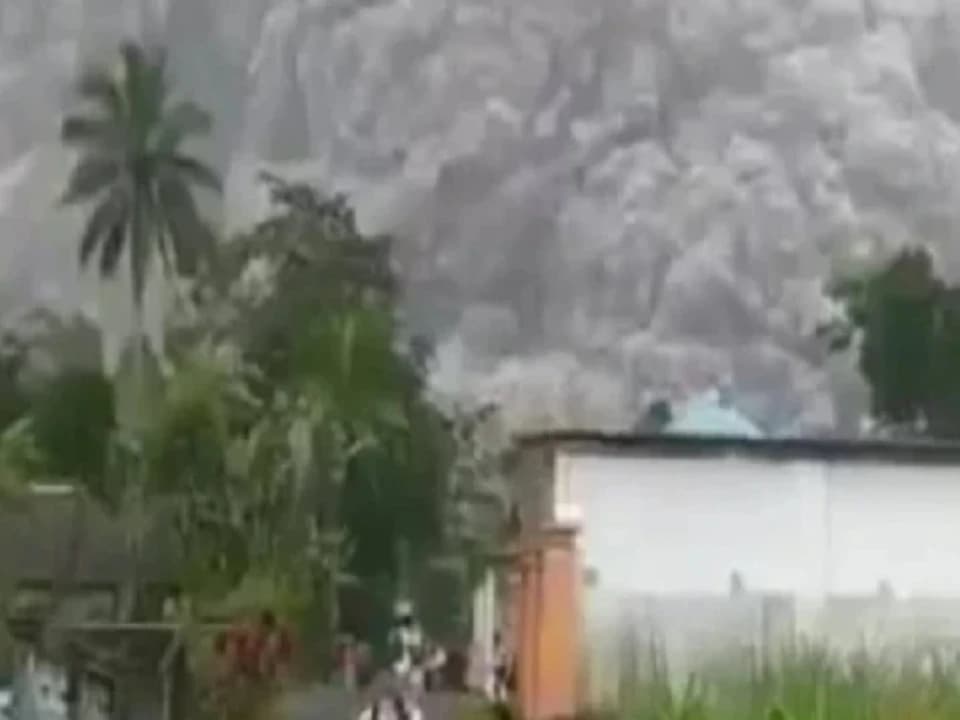 Mount Semeru erupts, LPBI NU of Lumajang evacuates affected residents