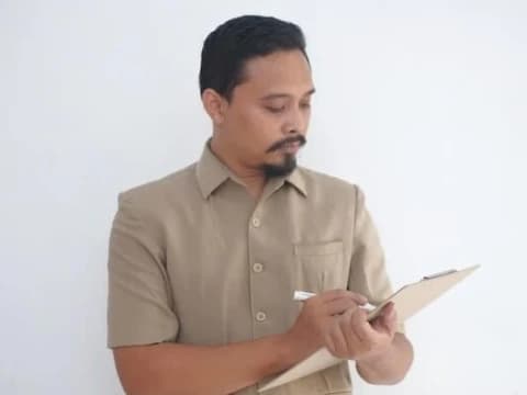 Iwan Fals, Oemar Bakri, dan Guru yang Belum Sejahtera