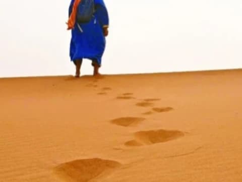 Hukum Mencium Kaki Guru: antara Adab, Kultus, dan Eksploitasi Agama di Serial Bidaah