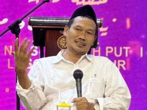 Penjelasan dan Kritik Gus Baha soal Perdebatan Penentuan Awal Syawal