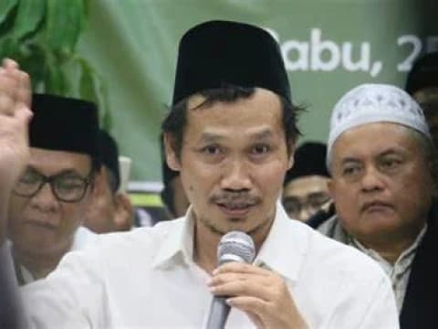 Gus Baha Jelaskan Bahayanya Kritik yang Membunuh Karakter Seseorang