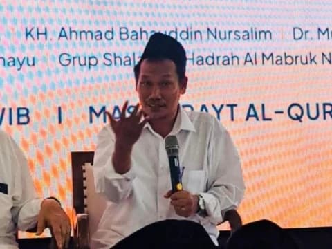 Gus Baha Tegaskan Al-Qur'an dan Ushul Fiqih Saling Bereratan