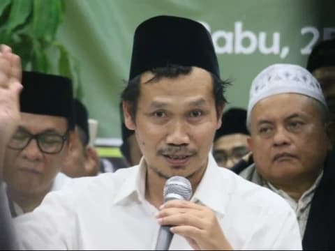 Gus Baha Jelaskan Sebaik-Baiknya Ibadah adalah Bekerja