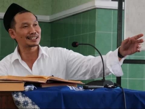 Definisi Bahagia menurut Gus Baha: Tak Harus Jadi Pejabat Negara dan Bergelimang Harta