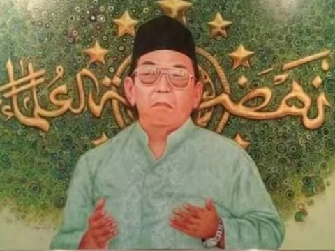 Kesederhanaan Gus Dur di Mata Sastrawan Ahmad Tohari