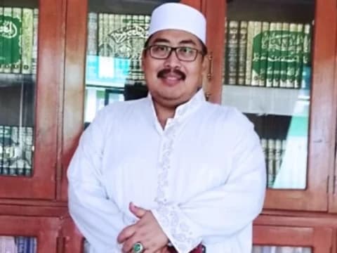 Beda Dukun dan Kiai Ahli Hikmah Menurut Gus Fahrur