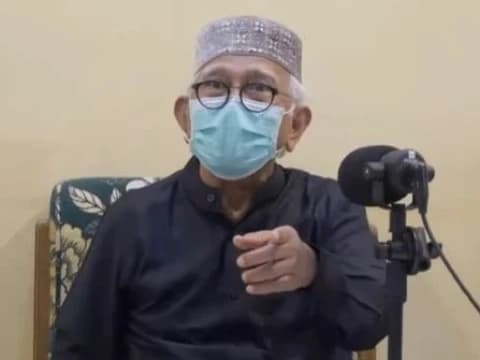 Penjelasan Gus Mus tentang Hadits 'Cinta pada yang Dicintai Orang Lain'