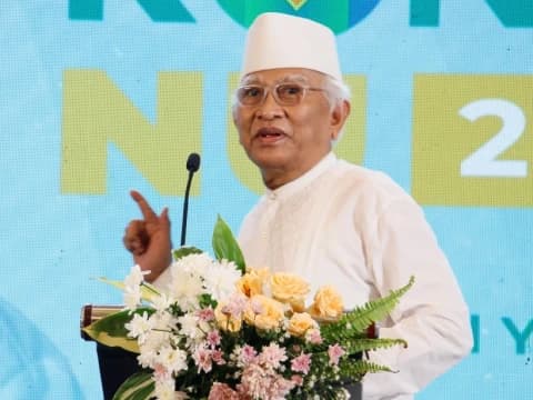 Menjadi Muslim Sempurna menurut Gus Mus