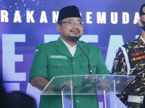 Gus Yaqut Ajak Kader Ansor-Banser Kawal Kiai dan Jamaah di Puncak 1 Abad NU