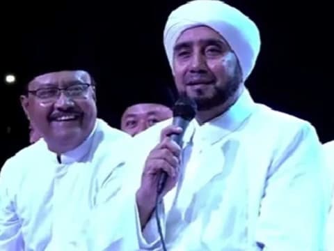 Peringati 1 Abad NU, Nahdliyin Sumedang Shalawatan Bareng Habib Syech