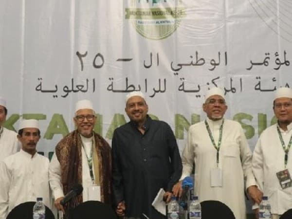 Habib Taufiq bin Abdul Qodir Assegaf Pimpin Rabithah Alawiyah