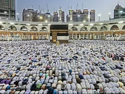 Khutbah Jumat: Jangan Bawa Tujuan Duniawi ke Tanah Suci