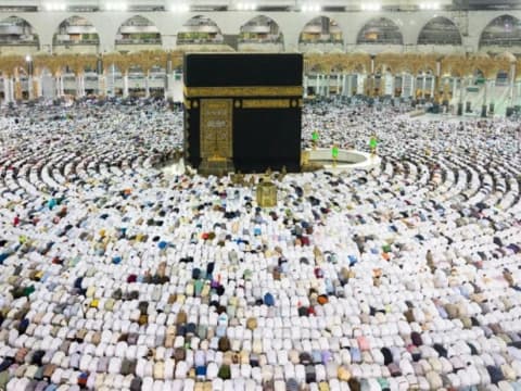 Hukum Melakukan Umrah di Bulan Syawal