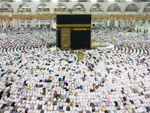 Sanksi Berat bagi Haji Ilegal: Dipenjara, Dideportasi, dan Didenda Rp224 Juta