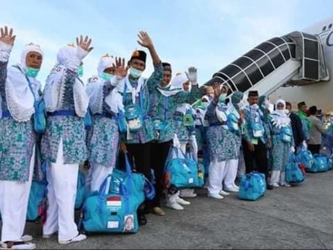 Anjuran Minta Doa Kepada Jamaah Haji yang Baru Pulang ke Tanah Air