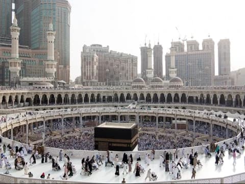 Khutbah Jumat Bahasa Sunda: Ngahontal Rido Gusti ti Tanah Suci  