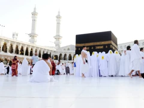 Khutbah Jumat: Sucikan Hati Pergi Haji ke Tanah Suci