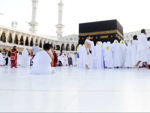 Fiqih Haji Lansia: Hukum Tawaf Ifadah dengan Skuter Listrik 