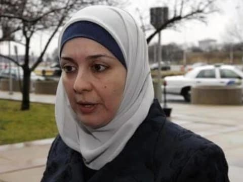 Perempuan Suriah Ini Jadi Hakim Berjilbab Pertama di Pengadilan Amerika