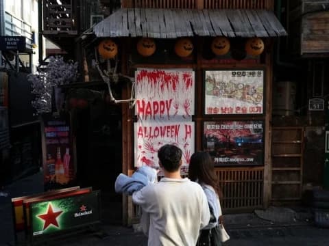 Korsel Berduka, Ratusan Orang Tewas dan Hilang di Perayaan Halloween Itaewon