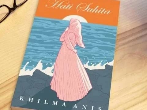 Di Balik Kesuksesan Novel Hati Suhita karya Khilma Anis