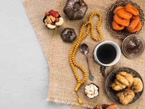 Puasa Kamis, dari Hari Penyetoran Amal hingga Terbuka Pintu Surga