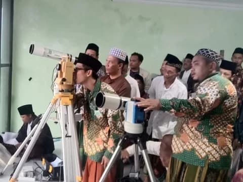 Rukyatul Hilal Jombang Dipusatkan di Pesantren Denanyar, Ratusan Santri dan Mahasiswa Terlibat