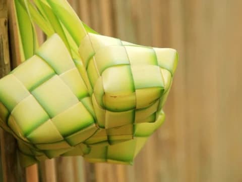 Halalbihalal Jadi Ajang Pamer Nasab?