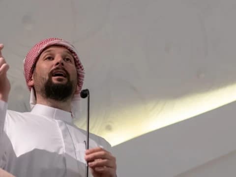 Mimpi Menyampaikan Khutbah Jumat, Pertanda Apa?