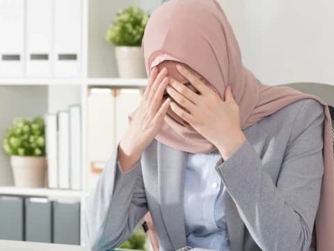 Benarkah Uang Suami Milik Istri, dan Uang Istri Milik Sendiri?