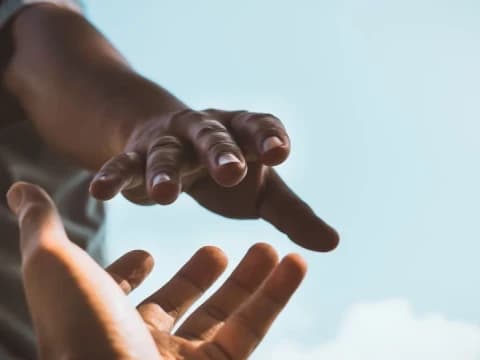 Khutbah Jumat: Jadilah Penolong bagi Mereka yang Membutuhkan Bantuan