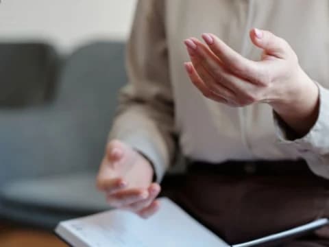 Jangan Keliru: Menasihati Ustadz Bukan Berarti Anti-Islam