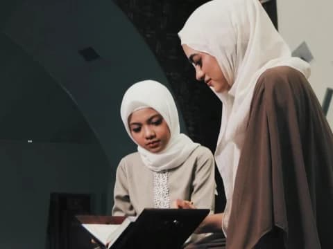 Jangan Keliru: Memberi Penjelasan pada Orang Tua Bukan Durhaka