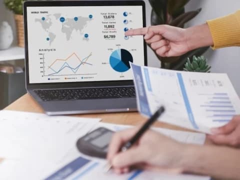 Ekonom Sebut Indonesia Bakal Selamat dari Resesi karena Ini