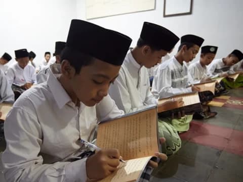 Madrasah Darus-Sunnah, Integrasikan Pengetahuan Agama dengan Umum