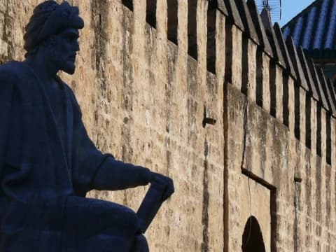 Pandangan Filsuf Muslim Mengapa Umat Muslim harus Melek Politik