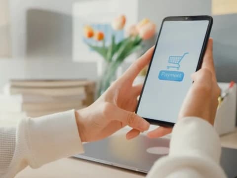 Paylater, Siapa Saja yang Aman Memanfaatkan?