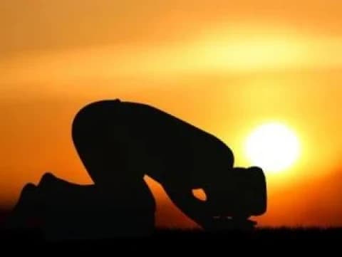 Lebaran dan Puisi Lainnya Karya Ahmad Zaini