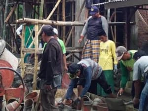 Sambut Ramadlan, MWCNU Bantaran Probolinggo Gotong-Royong Bangun Kantor