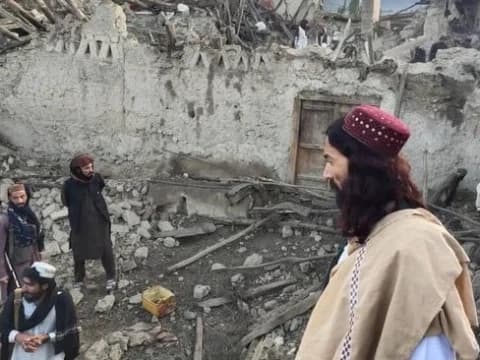Afghanistan Diguncang Gempa, Hampir 1.000 Orang Meninggal