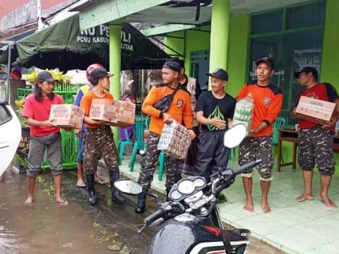 Kawasan Blitar Dikepung Banjir, NU Dirikan Posko dan Salurkan Bantuan 