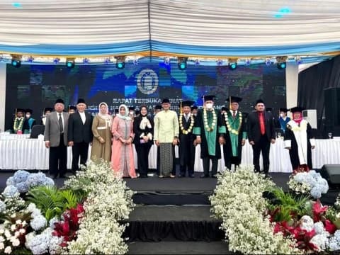 Kagumi Kekhasan Santri, Sandiaga Uno Ajak Alumni Pesantren Buka Lapangan Pekerjaan