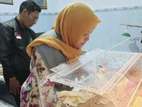 Dana Kotak Amal Makam Gus Dur Dimanfaatkan untuk Beli Inkubator dan Dipinjamkan Gratis kepada Masyarakat