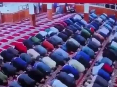 Imam Masjid di AS Ditikam saat Pimpin Shalat Subuh
