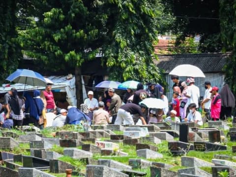 Ziarah Kubur pada Hari Raya Idul Fitri, Bolehkah?