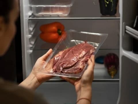 Hukum Menyimpan Daging Kurban Terlalu Lama