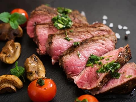 5 Cara Membedakan Daging Sapi dan Kambing dari Aroma hingga Serat